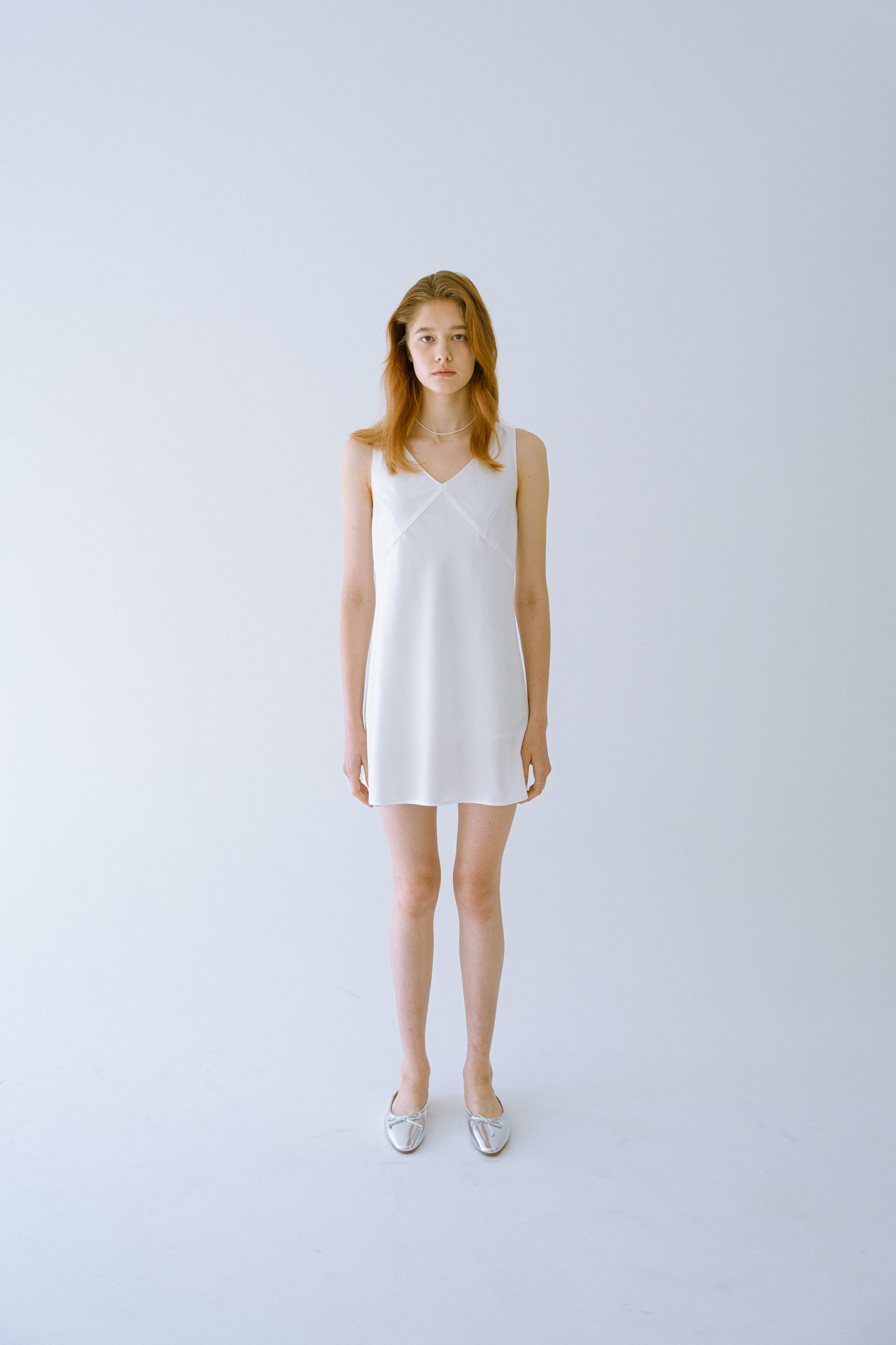 V-neck sleeveless mini Dress (Ivory)
