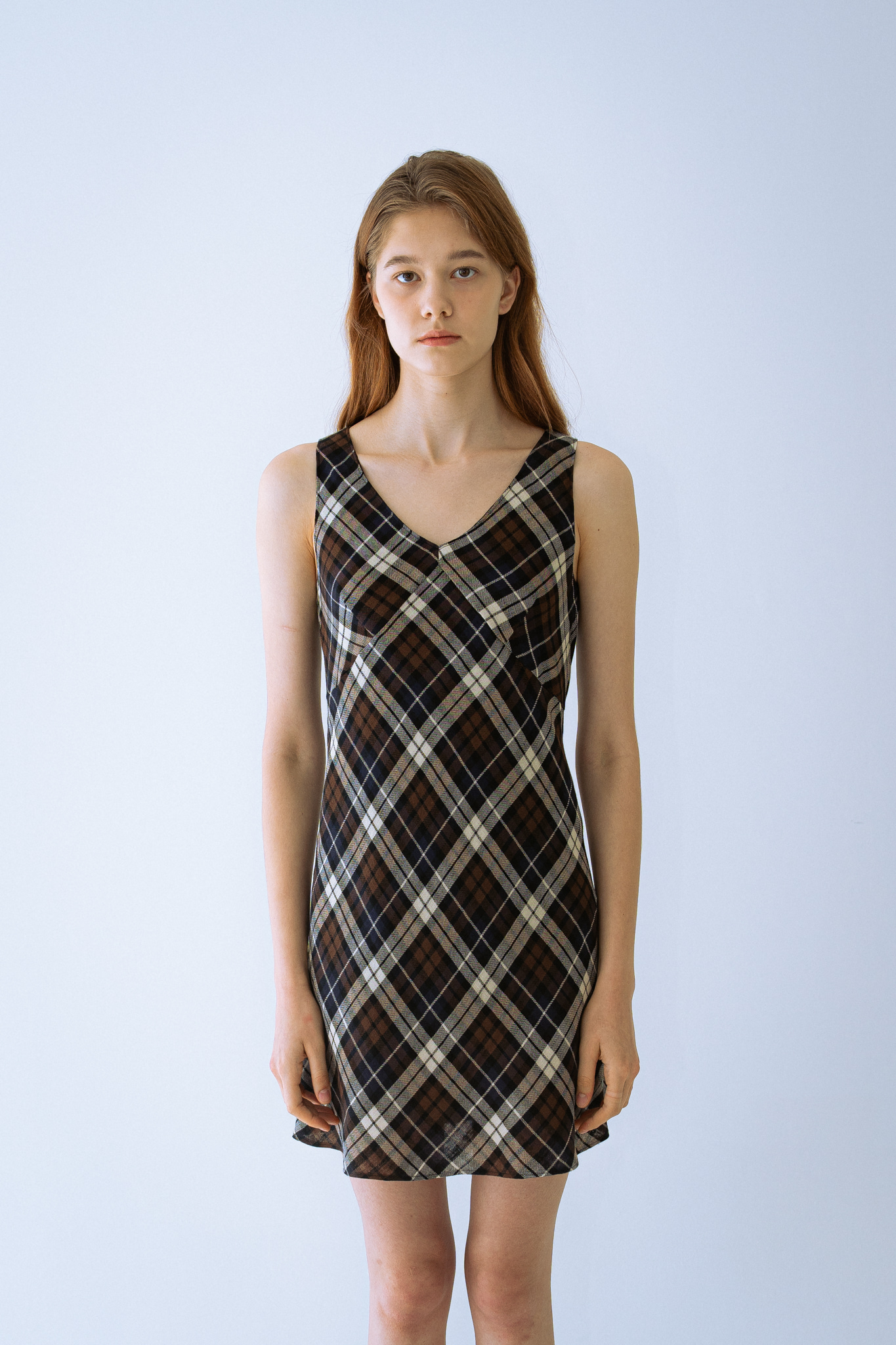 [한정판매] V-neck sleeveless mini Dress (Check Brown)